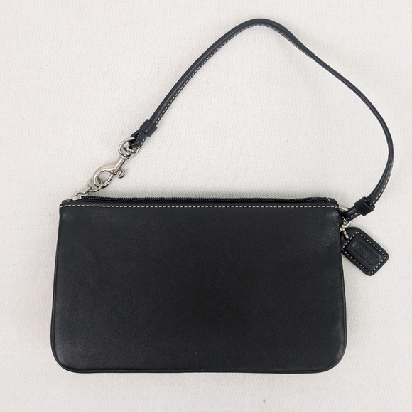 NWT Coach Soho Black Leather Vintage Wristlet Wallet Purse Secure Zip Closure - Picture 2 of 9